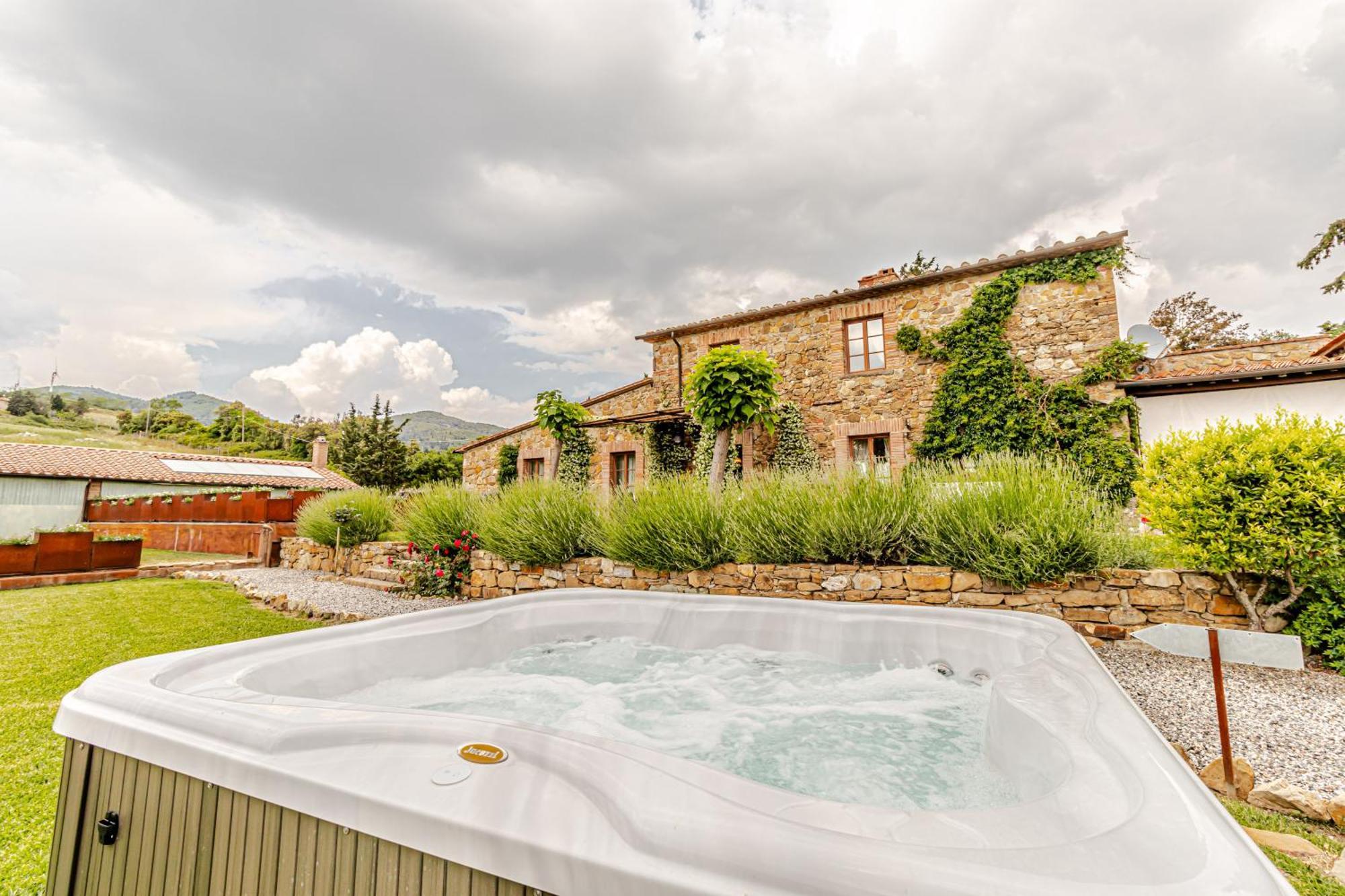 Chateau La Siroque Montecatini Val di Cecina Exteriör bild