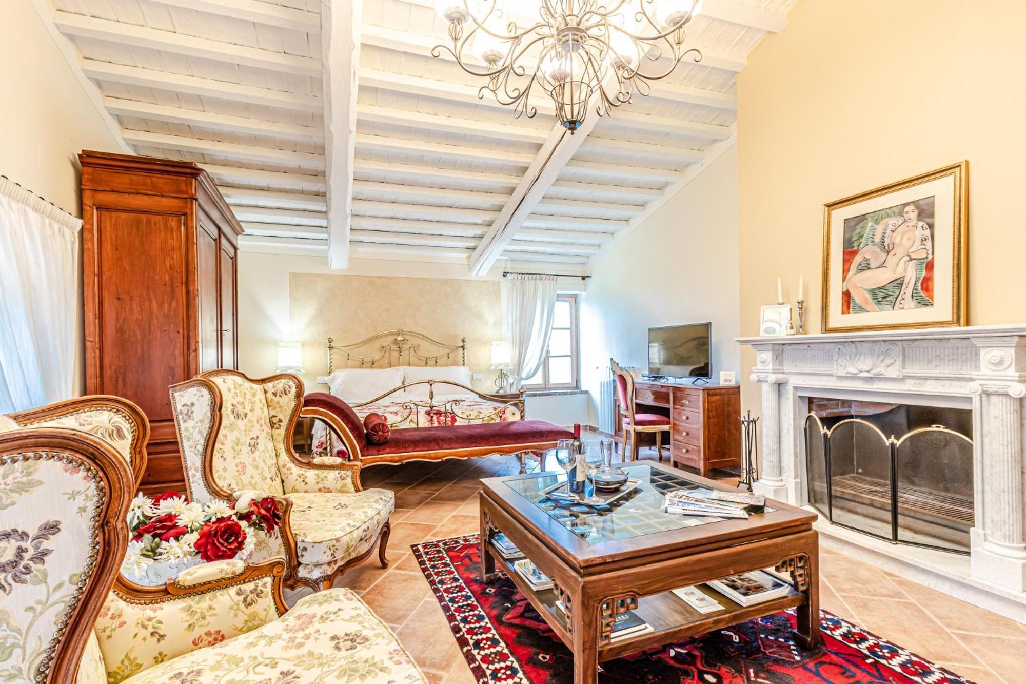 Chateau La Siroque Montecatini Val di Cecina Exteriör bild